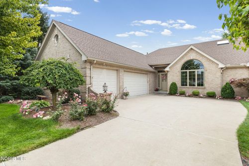 6957 Secluded Pines Dr, Maumee, OH, 43537-9162 | Card Image