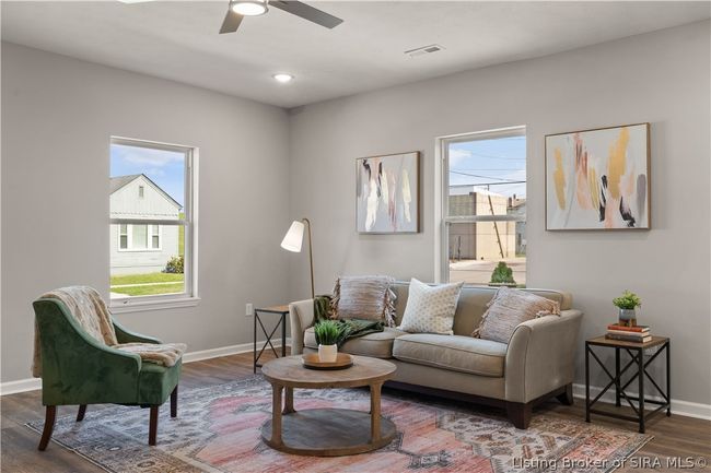 237 Graham St, Home with 3 bedrooms, 2 bathrooms and null parking in Jeffersonville IN | Image 5