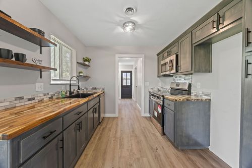 1004 N 30th St, Rogers, AR, 72756-9532 | Card Image