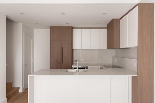 207-378 W 45th Ave, Vancouver, BC, V5Y2W6 | Card Image