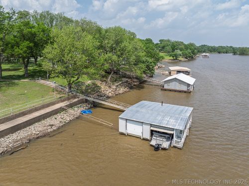 501 Leisure Land Pl, Big Cabin, OK, 74332-8421 | Card Image