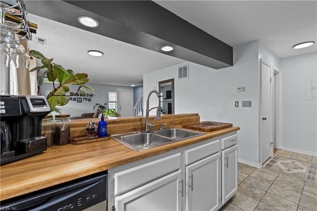 4592 Genoa Cir, House attached with 2 bedrooms, 3 bathrooms and null parking in Virginia Beach VA | Image 9