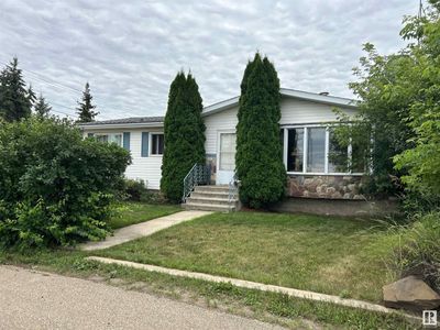 5217 44 Ave, House other with 3 bedrooms, 2 bathrooms and null parking in Smoky Lake AB | Image 1