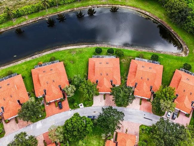 7087 Summer Tree Dr, Home with 2 bedrooms, 2 bathrooms and null parking in Boynton Beach FL | Image 5