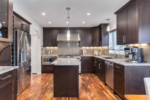 168 W Creek Pond, Chestermere, AB, T1X1H4 | Card Image