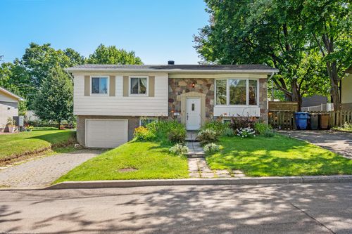 135 Rue Chèvrefils, Châteauguay, QC, J6J4X4 | Card Image