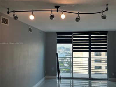 3500 - 335 S Biscayne Blvd, Condo with 2 bedrooms, 2 bathrooms and null parking in Miami FL | Image 3