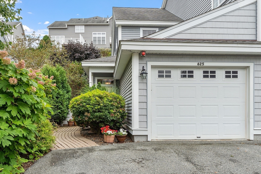 Devenwood Way, Clinton, MA 01510