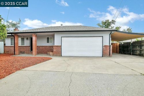 5111 Warwick Ave, Sacramento, CA, 95820-4930 | Card Image