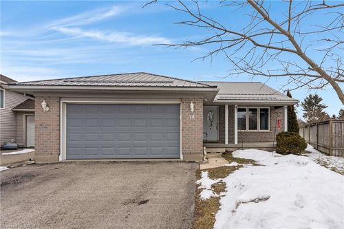 15 Erin Crt, Aylmer, ON, N5H3G6 | Card Image