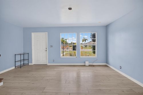 1028 36th St, West Palm Beach, FL, 33407-3902 | Card Image