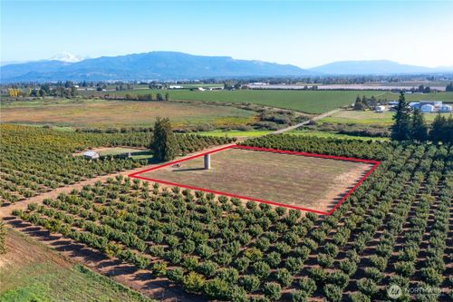 9919 Holmquist Rd, Lynden, WA, 98264 | Card Image