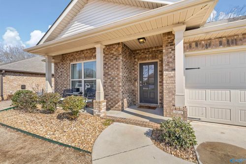 361 Willow Bank Cir, Decatur, AL, 35603-7805 | Card Image