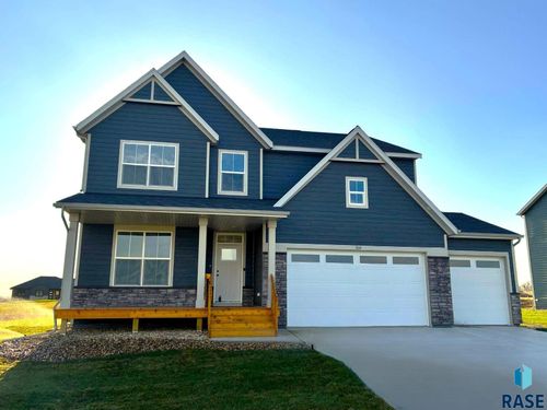 909 S Country Club Ave, Brandon, SD, 57005-6722 | Card Image