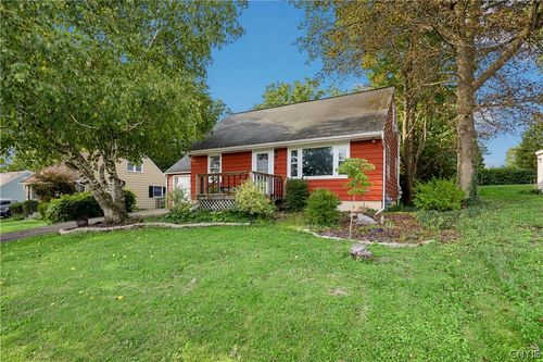 122 W Dauenhauer St, East Syracuse, NY, 13057-2606 | Card Image