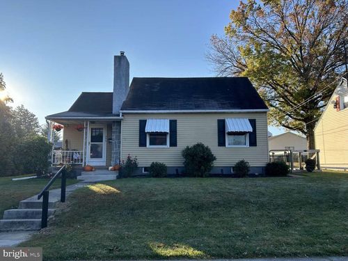 226 W Vine Street, FLEETWOOD, PA, 19522 | Card Image