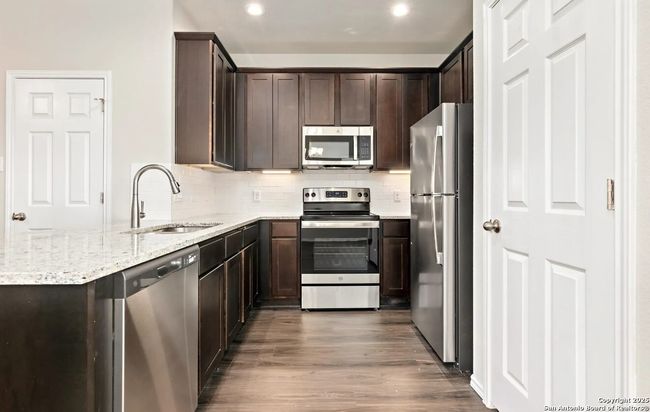 624 Heathers Way, Home with 3 bedrooms, 2 bathrooms and null parking in Seguin TX | Image 26