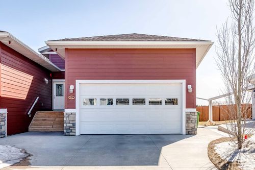 46 Violet Close, Home with 4 bedrooms, 3 bathrooms and 4 parking in Olds AB | Card Image