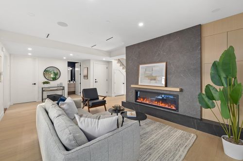 2430 49th Ave W, Vancouver, BC, V6M2V3 | Card Image