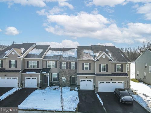 164 Maureen Ln, ALLENTOWN, PA, 18104-7600 | Card Image