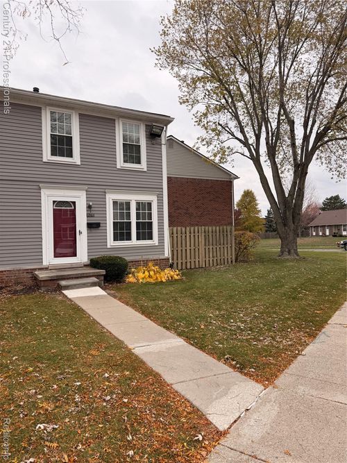 36310 Park Place Dr, Sterling Heights, MI, 48310-4217 | Card Image