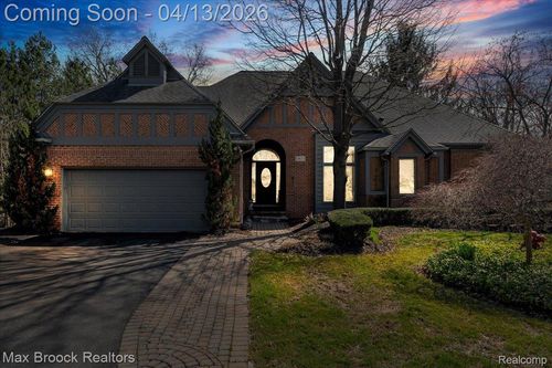 11633 Lorenz Way, Plymouth, MI, 48170-3517 | Card Image