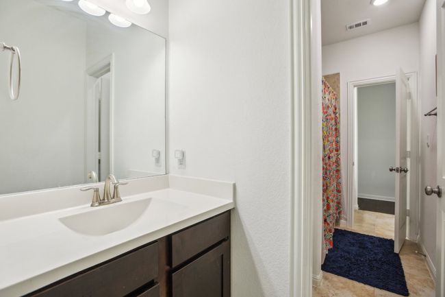 Jack & Jill Bathroom | Image 26