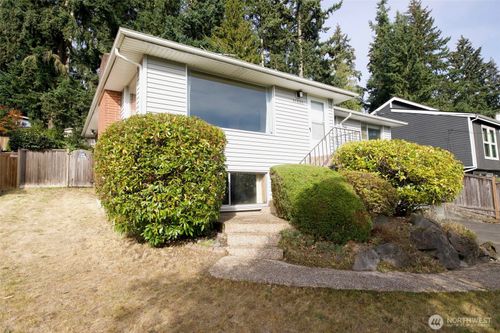 16333 Densmore Ave N, Shoreline, WA, 98133-5826 | Card Image