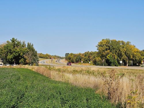 1977 60th Ave Ne, Willmar, MN, 56201-9140 | Card Image