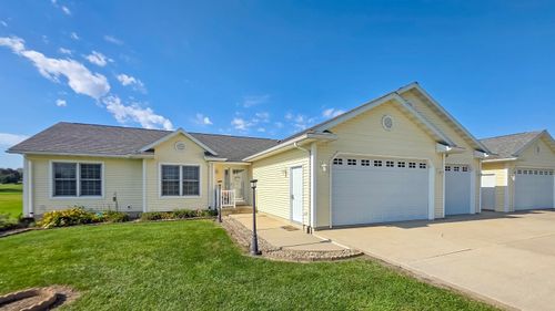 32445 Vail Ave, New Hartford, IA, 50660-8666 | Card Image