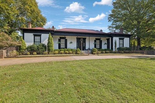 1512 Williamsport Pike, Columbia, TN, 38401-5627 | Card Image