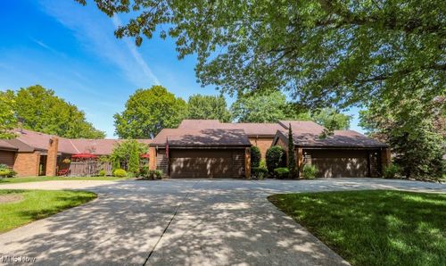 506 Greenbriar Dr, Ravenna, OH, 44266-8753 | Card Image
