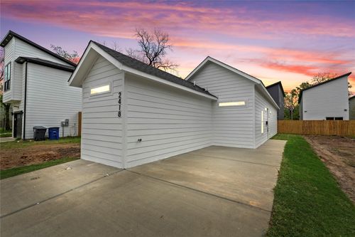 2418 Saint Clair Dr, Dallas, TX, 75215-5352 | Card Image
