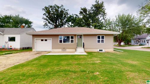 518 Spruce St, Cherokee, IA, 51012-1451 | Card Image