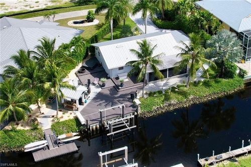 2672 Gulfview Dr, NAPLES, FL, 34112-5871 | Card Image