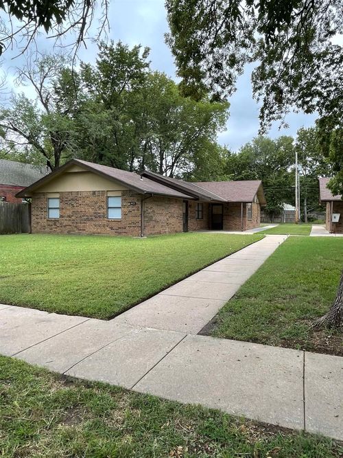 413 N Millwood St, Wichita, KS, 67203-5832 | Card Image