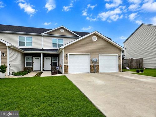 40 Beaulah Ct, Bunker Hill, WV, 25413-1504 | Card Image