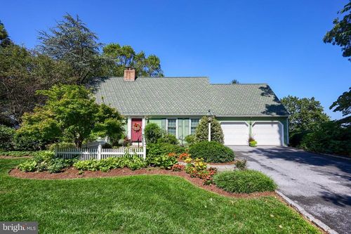 157 Maple Dr, NEW HOLLAND, PA, 17557-9333 | Card Image