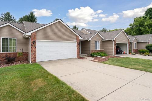 2063 W Ridge Dr, Davison, MI, 48423-2128 | Card Image