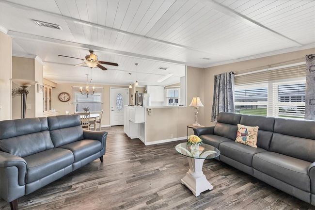 Living Room | Image 8