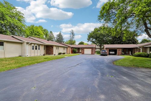 715 Tamarack Dr, West Bend, WI, 53095-3626 | Card Image
