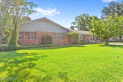 400 Linda Dr, Biloxi, MS, 39531-2305 | Card Image