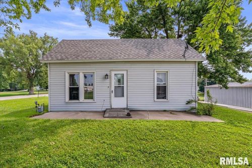 58 Lemon St, Tipton, IA, 52772-1405 | Card Image