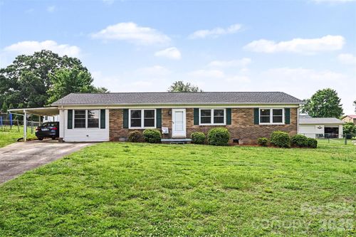 5111 Hawthorne Ln, Shelby, NC, 28152-8566 | Card Image