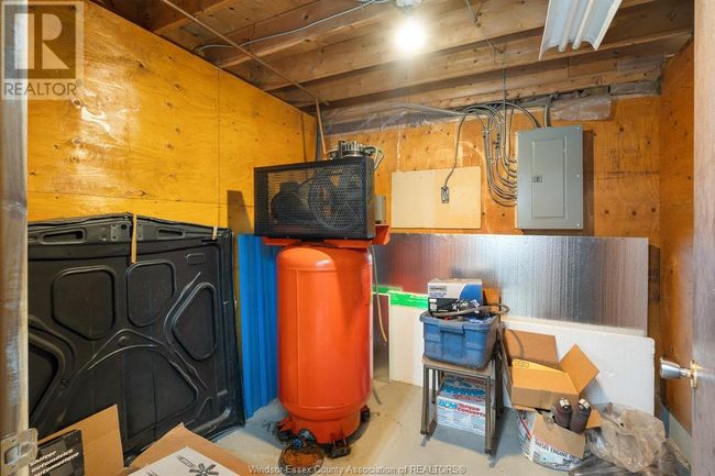 5569 Concession Rd 5 N, House other with 6 bedrooms, 3 bathrooms and null parking in Amherstburg ON | Image 45