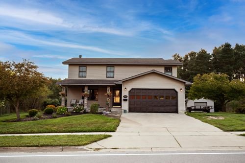 930 Tamarack St, Manistee, MI, 49660-2044 | Card Image