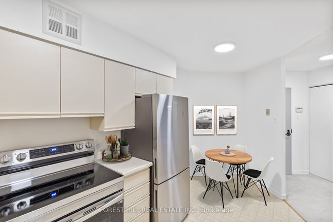 208 - 25 Maitland St, Condo with 1 bedrooms, 1 bathrooms and null parking in Toronto ON | Image 5