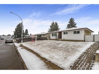 14436 65 St Nw, House other with 5 bedrooms, 3 bathrooms and null parking in Edmonton AB | Image 2