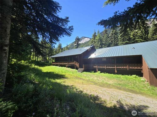 33914 Crystal Mountain Blvd, Enumclaw, WA, 98022-7938 | Card Image