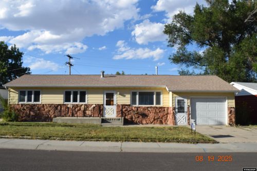 74 Mesa Verde Dr, Glenrock, WY, 82637-5179 | Card Image